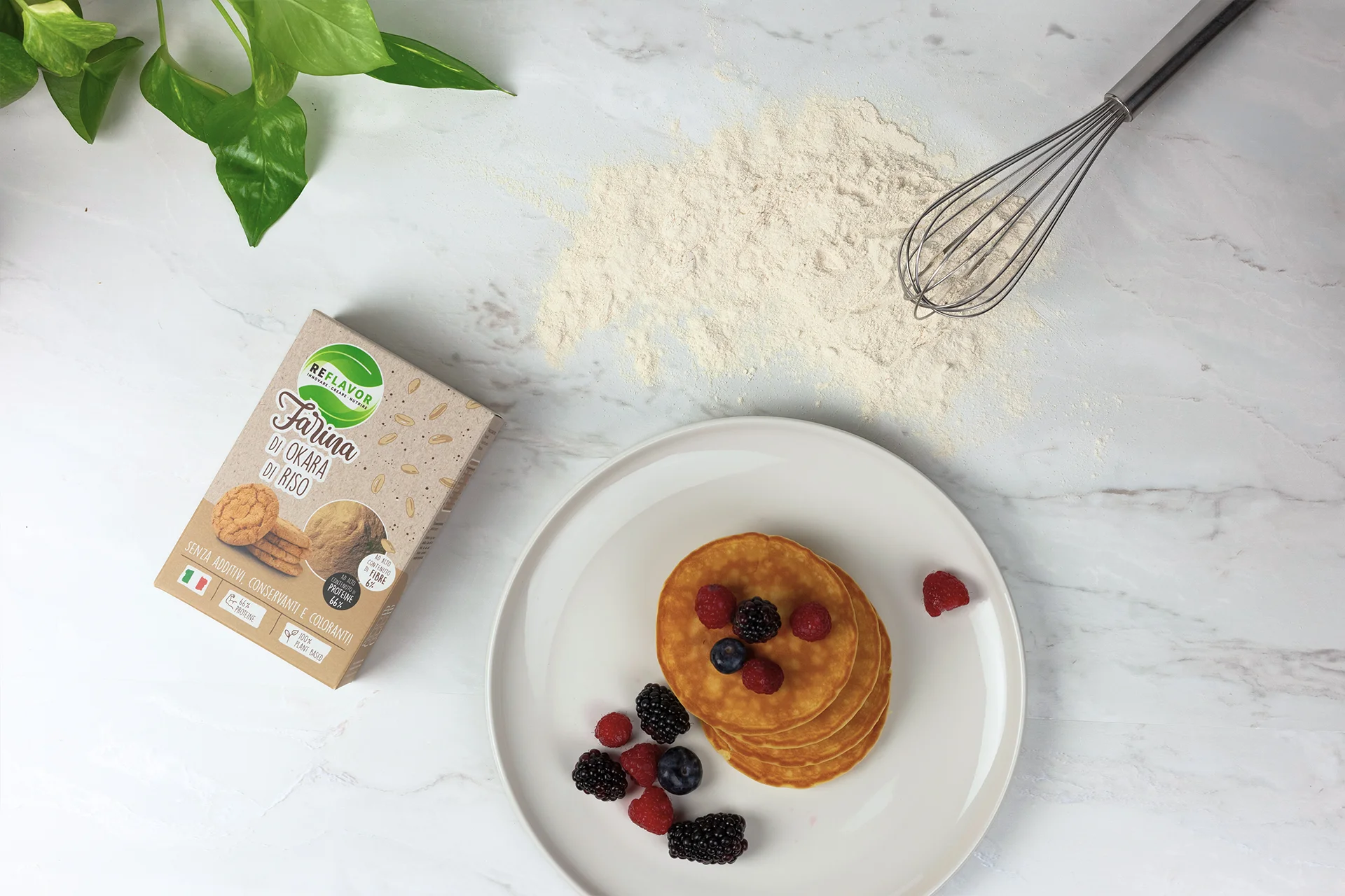 Immagine che mostra un piatto di pancake fatti con farina di Okara di Riso