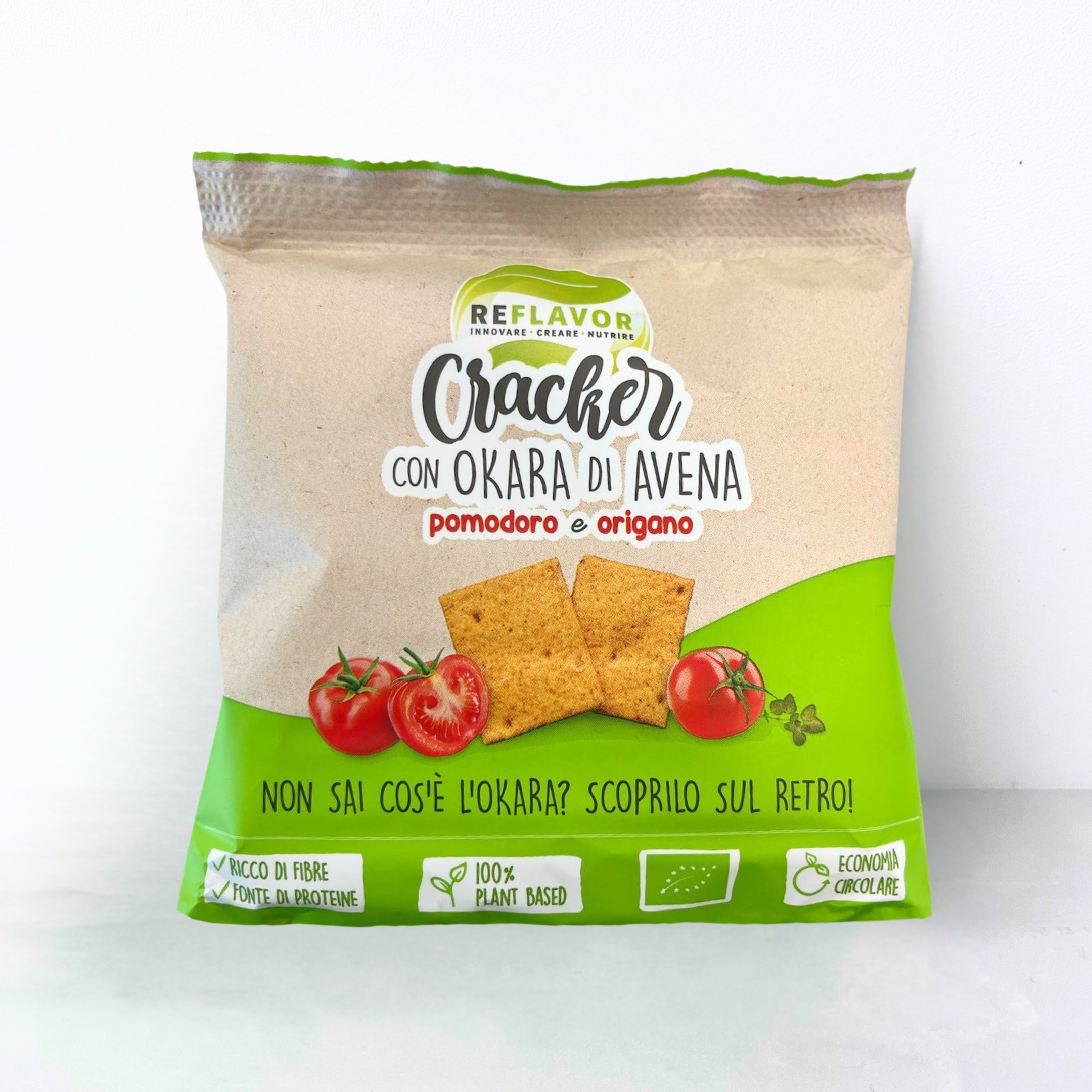 Organic Crackers with oat okara flour, tomato and oregano