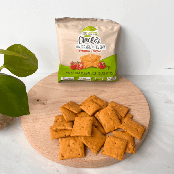 Organic Crackers with oat okara flour, tomato and oregano - Image 2
